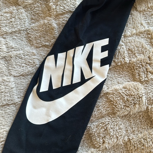 Nike Leggings - Picture 2 of 4